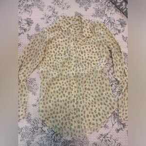 Equipment 100% silk blouse. Worn once and in perfect condition! Size small